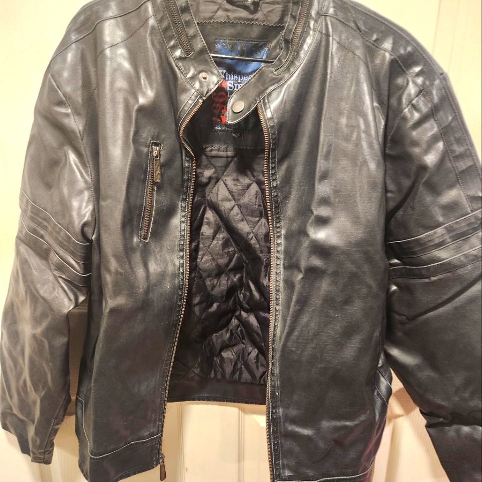 Men's Black Leather Jacket Look